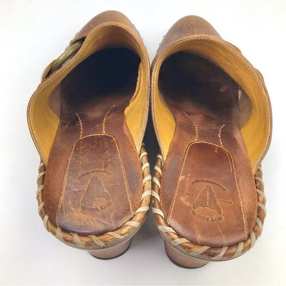 Frye Charlotte Brown Distressed Leather Metal Ring Whipstitch Slip On Heel Mules - Picture 8 of 15